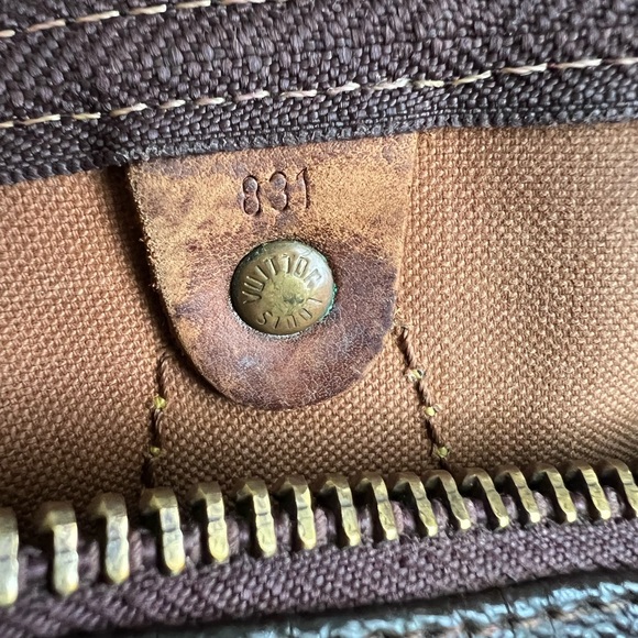 Authentic Louis Vuitton Speedy 30 Vintage (Fair Condition) - Picture 15 of 15